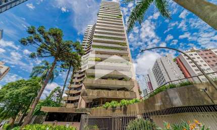 Apartamento com 558.87 m², 4 quartos sendo 3 suítes à venda no bairro Cabral.
