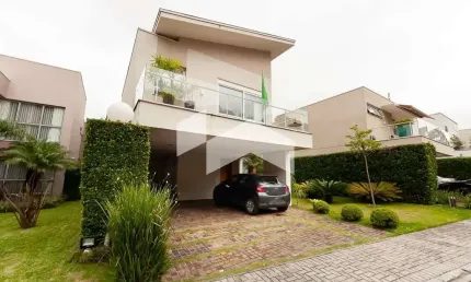Casa de altíssimo padrão de acabamento em um dos condomínios mais cobiçados de curitiba