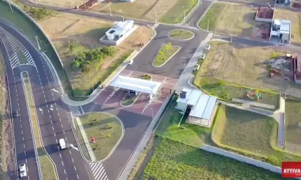 Terreno a Venda em Condomínio Fechado - Piratininga - SP