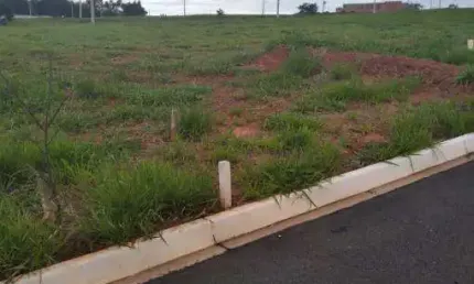 Terreno à venda no Residencial Villa de Leon, Piratininga 