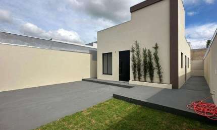 CASA A VENDA EM PIRATININGA ,SP,03 DORMITÓRIOS ,SENDO 01 SUÍTE