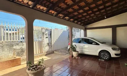 Casa com 3 quartos para alugar na Rua Diamantino, Morada da Serra, Cuiabá