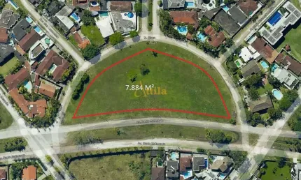 Terreno 7.884m², 250mts praia, residencial ou comercial