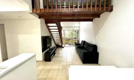Apto duplex 3 dorms., cond. frente praia, lazer, 2 vagas