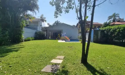 Casa de alto padrão com 4 dormitórios no Módulo 4 - Riviera