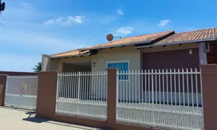 Casa com 2 quartos à venda na Rua Annita Elsa Salfer, 59, Paranaguamirim, Joinville por R$ 500.000