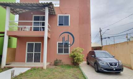 Casa Triplex com 03 quartos, 01 suíte em condomínio fechado - Stella Mares