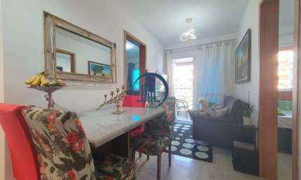 Apartamento à venda com 2 quartos a aproximadamente 150m da praia no Costa Azul