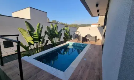 Casa assobradada em condominio fechado, mosaico essence