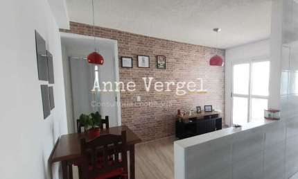 Apartamento à venda 2 quartos em Carapicuíba 50m2 c 1 vaga e varanda c churrasqueira reformado c móveis planejados