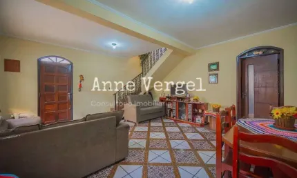 Casa com 5 quartos à venda no km18 em Osasco 234m² com 4 vaga de carro próxima à Estação CPTM Quitaúna