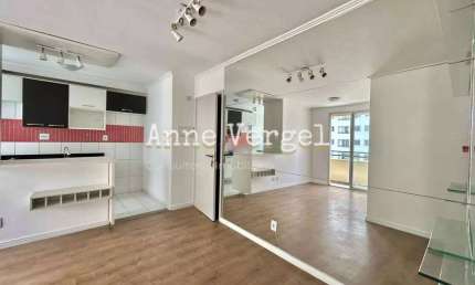 Apartamento com 2 quartos à venda no Bairro Vila Merces em Carapicuíba com 52m² e 1 vagas de carro próximo à estação Santa Terezinha