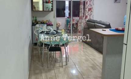 Casa com 2 pavimentos à venda no Bairro Jardim Carapicuíba em Carapicuíba com 115m² próximo à Estação e Terminal Carapicuíba
