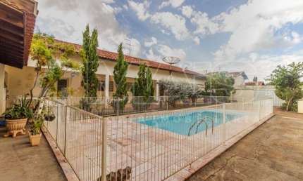 Casa com 3 dormitórios à venda, 375 m² por R$ 800.000,00 - Jardim Soares - Barretos/SP