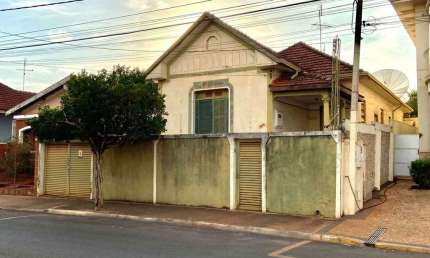 Casa com 4 quartos à venda na Avenida 19, Centro, Barretos