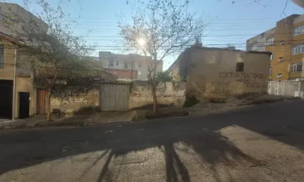 Terreno à venda na Rua Paissandu, 235, Sagrada Família, Belo Horizonte