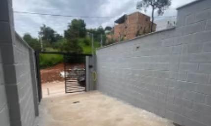 CASA EM CONSTRUÇÃO  COM 2 QUARTOS - 2 VAGAS - A PARTIR DE  R$264.000,00 l ENTRADA PARCELADA