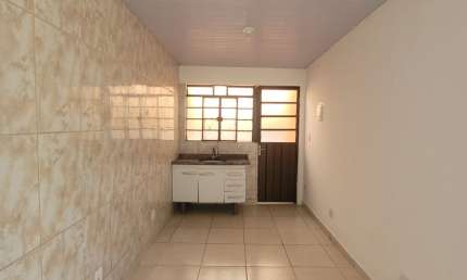 ALUGA-SE BARRACÃO – BAIRRO CAIÇARA  Valor: R$ 850,00