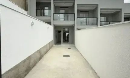 Casa Geminada entrada individual no Jardim Guanabara