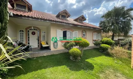 Casa de Condomínio para venda em Los Álamos de 1250.00m² com 4 Quartos, 2 Suites e 3 Garagens