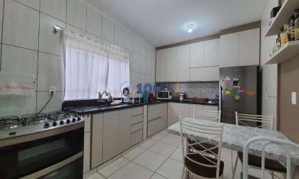 Casa com 3 quartos à venda na Virgílio Pessotti, 81, Parque dos Eucalíptos, Mogi Guaçu, 214 m2 por R$ 380.000