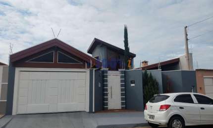 Casa com 3 quartos à venda na Doutor José Elpídio Franco Bucci Martini, 344, Residencial do Bosque, Mogi Mirim, 300 m2 por R$ 790.000