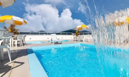 Ubatuba, centro - aptos prontos de 02 e 03 dormitórios, área de lazer com piscina.