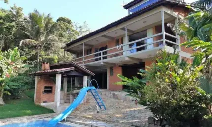 Ubatuba, Amplo sobrado no condomínio ponta das Toninhas