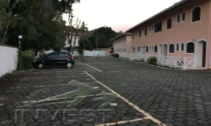 Ubatuba, Pereque-Mirim, Sobrado em condomínio fechado com área de lazer, perto da praia.