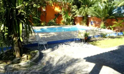 Ubatuba, Perequê - Mirim - Linda casa com piscina, com terreno de 1.000m2.