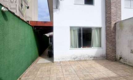 Ubatuba, Estufa II - Sobrado geminado com 03 dormitórios (01 suíte).