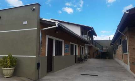 Ubatuba, Perequê-Açú. Pousada com ótima localização a 100 metros da praia!