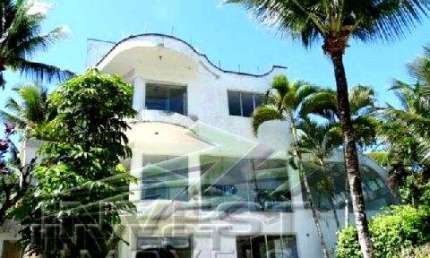 Ubatuba, Ponta das Toninhas - Casa bem localizada com vista total para mar e praia, terreno com 1.000m2.