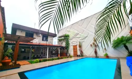 Ubatuba, Centro - Linda casa moderna com 3 Dormitórios mais uma suíte máster, área gourmet e piscina ampla