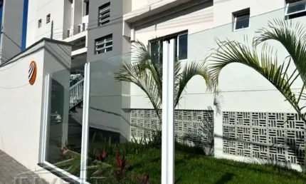 Ubatuba, centro, apartamento cobertura novo com 03 dormitorios sendo 01 suite com área de lazer.