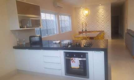 Ubatuba, Centro- Belíssima casa com 3 dormitórios, sendo 1 suíte, em ótima localização!