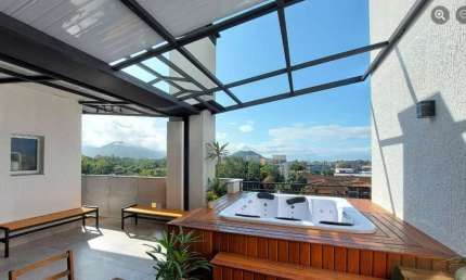 Ubatuba, Centro- Belíssima cobertura de 115m²,  com 2 dormitórios, sendo 1 suíte.