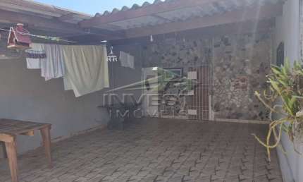 Ubatuba, Praia do Perequê Açu - Casa geminada a 300m do mar, com 02 Dormitórios sendo 01 suíte, A/T 131m2 e Construção 105m2