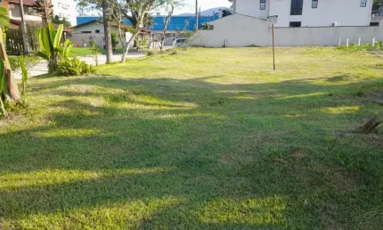 Ubatuba, horto- terrenos de 450m², em condomínio completo e aconchegante!