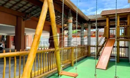 Ubatuba, centro - apto com 52m2, bem localizado, sendo 2 dormitórios sendo 01 suíte, sala e cozinha integrada e lazer.