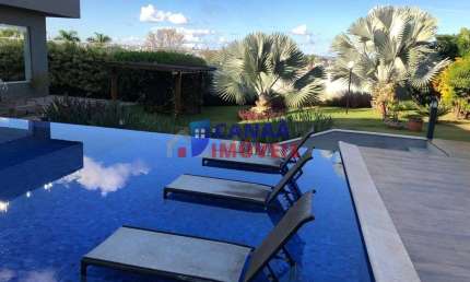 Casa Alto Padrão, com 6 suítes, uma suíte master completa! Uberlândia
