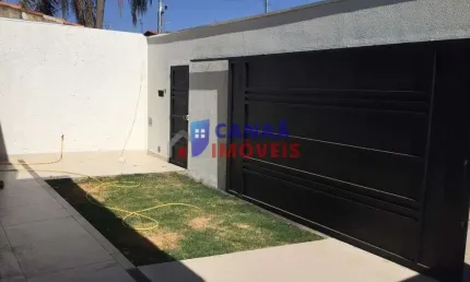 Casa com 3 quartos à venda na Cidade Jardim, Uberlândia 
