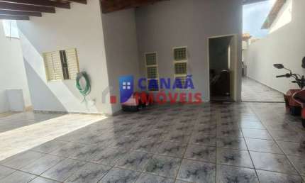 linda casa 3 quartos 1 suíte bairro jardim palmeiras proximo ABC supermercado