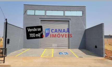 Casa comercial à venda no Residencial Lago Azul, Uberlândia 