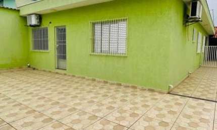 Casa para Venda em Suzano, Parque Santa Rosa, 4 dormitórios, 1 suíte, 2 banheiros, 8 vagas