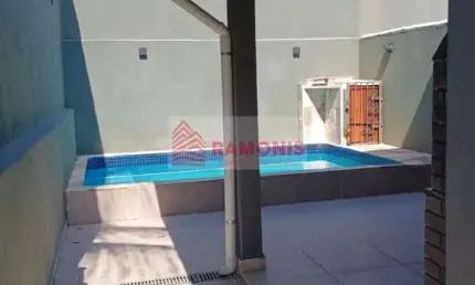 CASA EM ITANHAÉM Á VENDA COM 2 QUARTOS, 1 SUITE, 2 VAGAS E PISCINA, BOPIRANGA, ITANHAÉM - SP