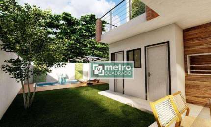 Casa duplex de Alto Padrão para à venda; Localização privilegiada, a 70 metros da praia de Costazul. Composta por 04 quartos (sendo 03 suítes), 01 ban