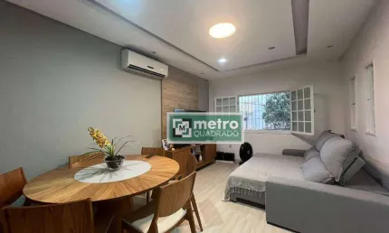 Imobiliária Metro Quadrado oferece Excelente casa para venda no Bairro Extensão Novo Rio das Ostras-RJ.  Uma casa Duplex, sendo no primeiro uma ampla