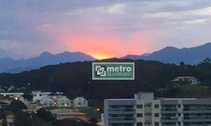 Cobertura com 3 dormitórios para alugar, 140 m² por R$ 5.390,00/mês - Extensão do Bosque - Rio das Ostras/RJ