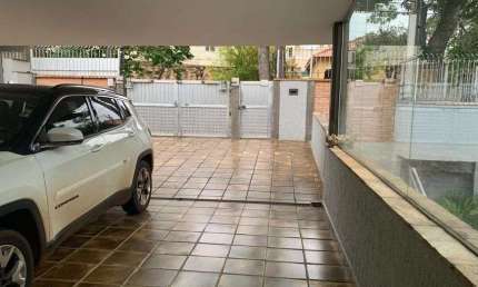 Sobrado para venda tem 250 metros quadrados com 4 quartos em Parque São Domingos - São Paulo - SP